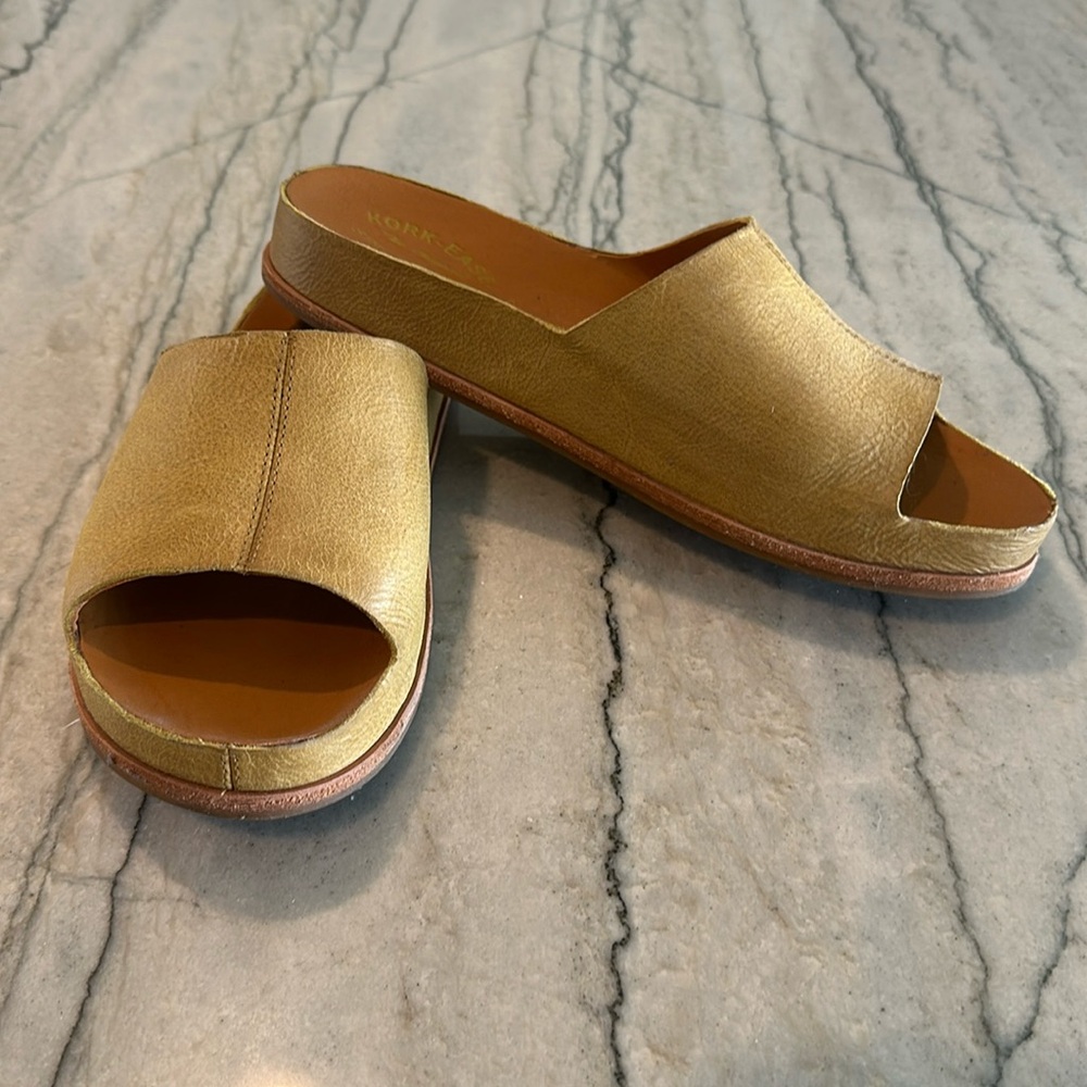 Kork-Ease camel